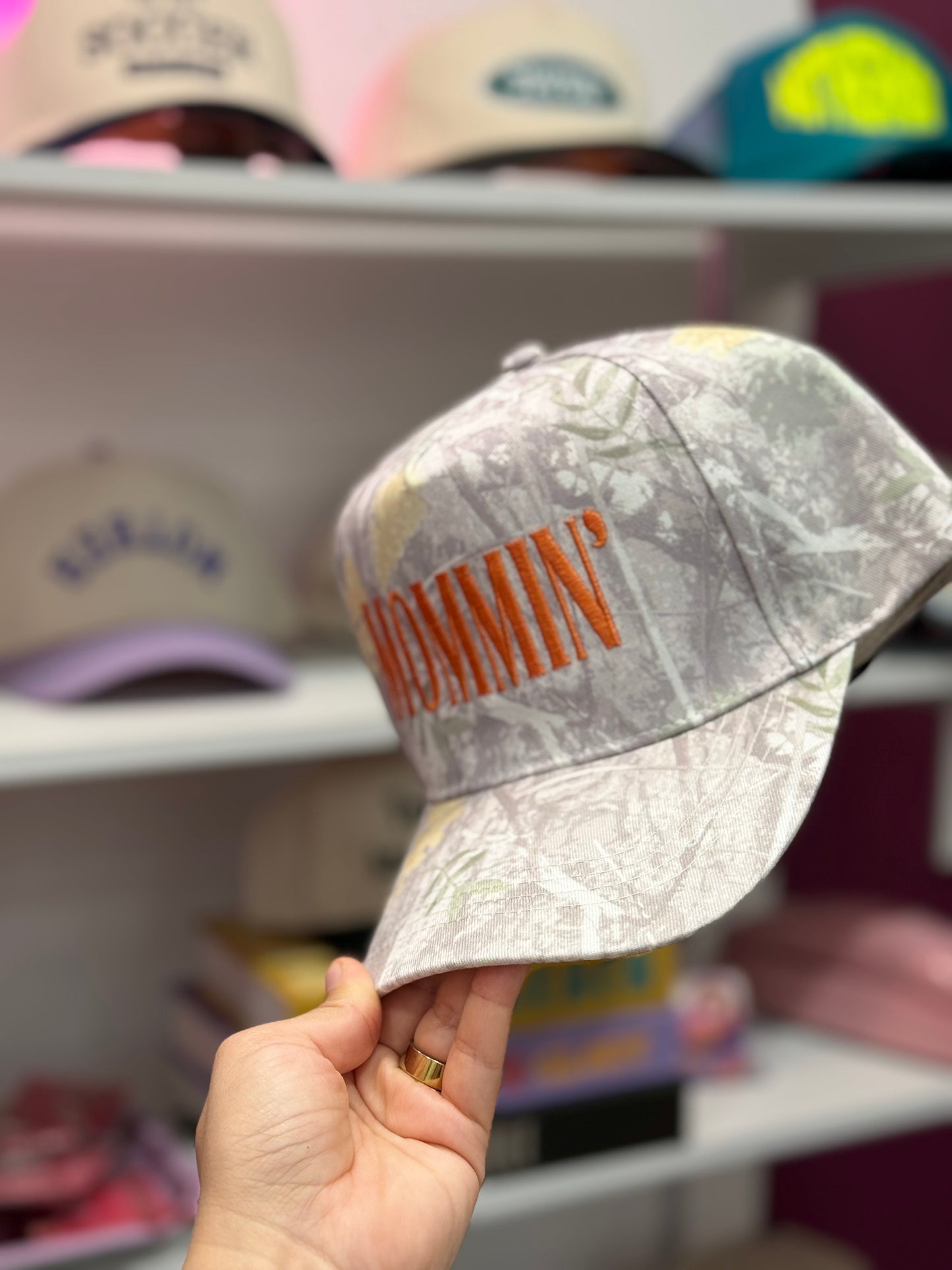 MOMMIN’ Camo Trucker Hat